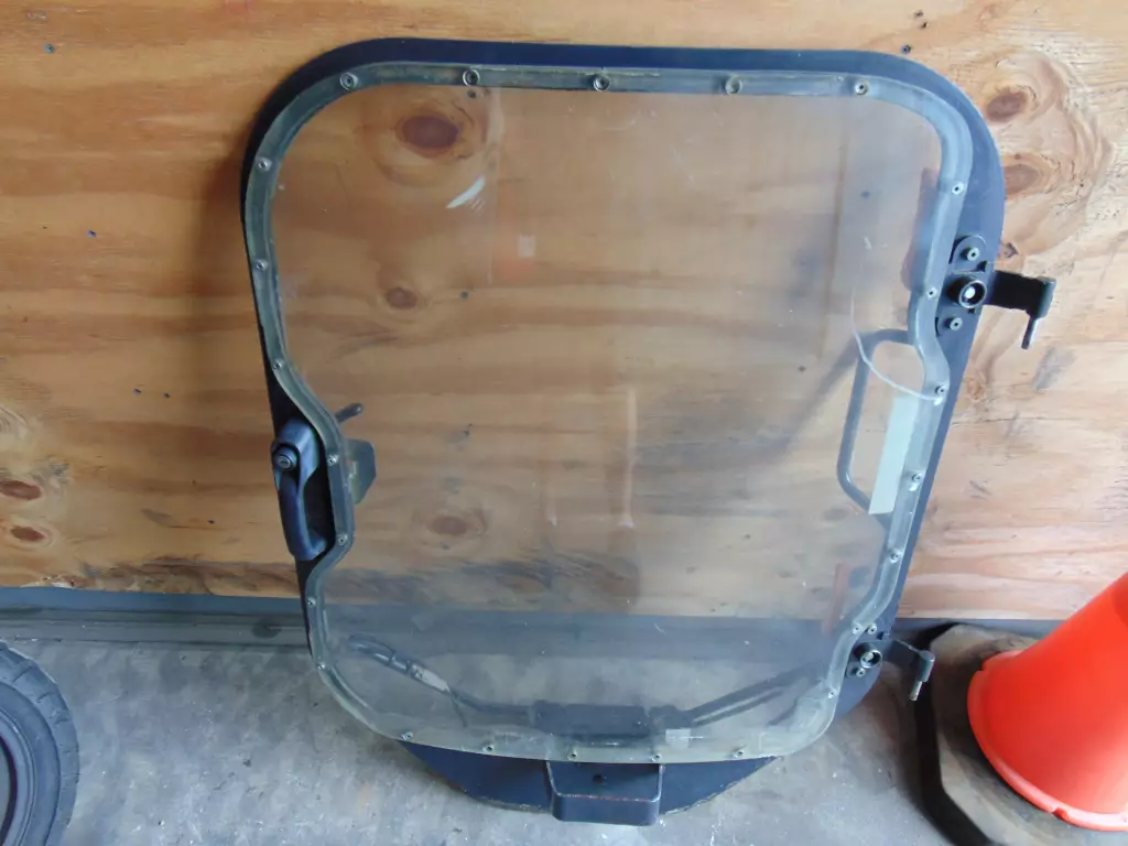 2018 BOBCAT Forestry Equipment M-SERIES FORESTRY "BULLET PROOF" DOOR (2009 - 2021) - Image 9