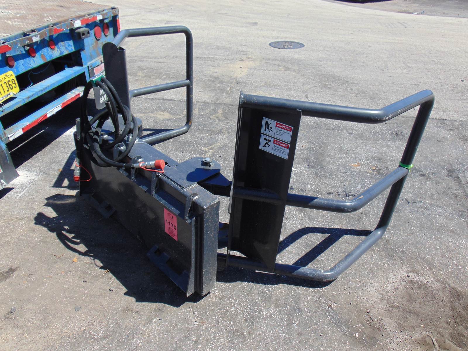 2026 WOLVERINE ATTACHMENTS BSH -12-75D HAY BALE SQUEEZE CLAMP - UNIVERSAL SKID STEER ATTACHMENT - 2,400 LB LIFT CAPACITY - Image 8
