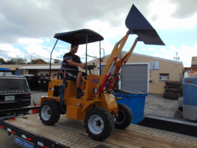 2024 AGT INDUSTRIAL KWR23 ARTICULATED FRONT END WHEEL LOADER W/ BUCKET - 4 WHEEL DRIVE - AUX HYDRAULICS - 2 SPEED MANUAL TRANSMISSION - Image 3