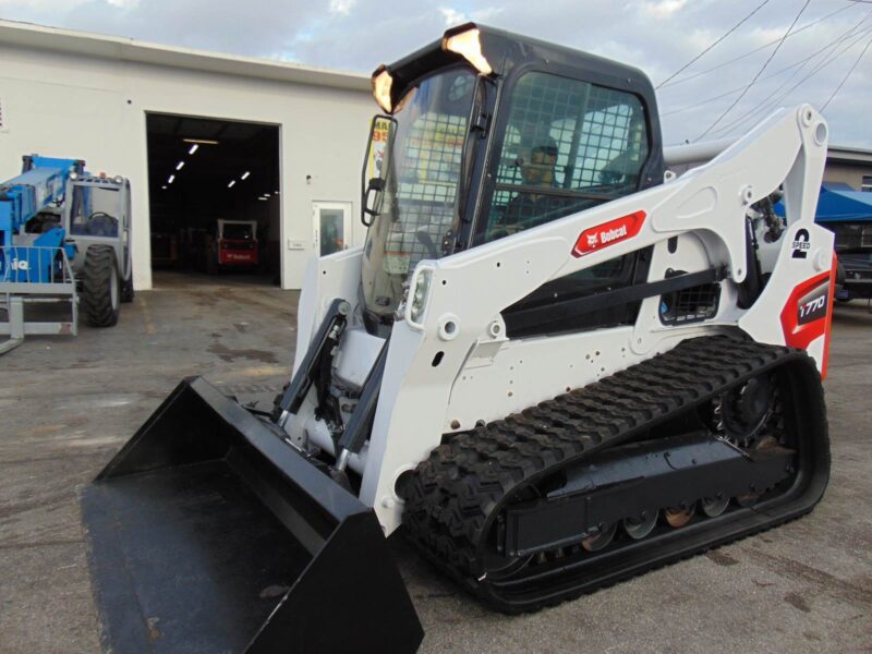 2017 BOBCAT T-770 TURBO 2 SPEED "HIGH FLOW" SUPER LOADED - JOYSTICKS - STEREO - HD COOLING PKG - ONLY 1,690 HOURS