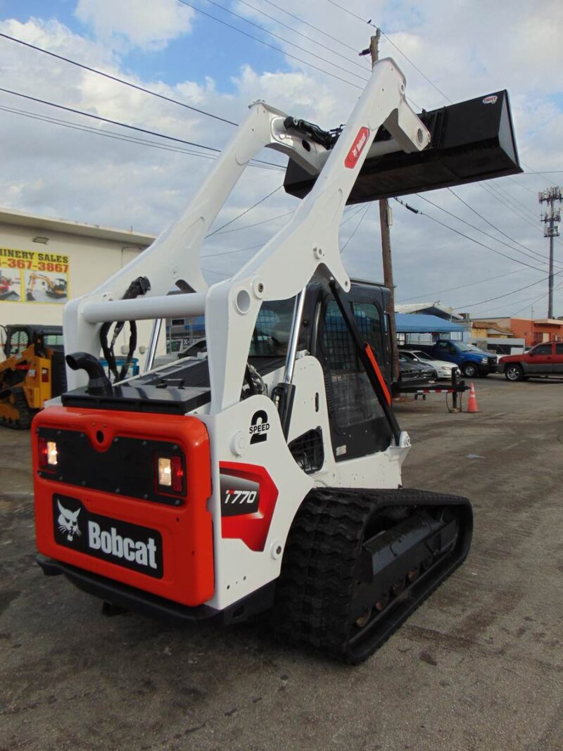 2017 BOBCAT T-770 TURBO 2 SPEED "HIGH FLOW" SUPER LOADED - JOYSTICKS - STEREO - HD COOLING PKG - ONLY 1,690 HOURS - Image 15