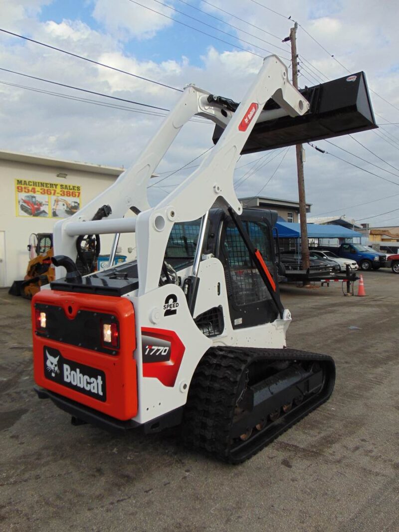 2017 BOBCAT T-770 TURBO 2 SPEED "HIGH FLOW" SUPER LOADED - JOYSTICKS - STEREO - HD COOLING PKG - ONLY 1,690 HOURS - Image 27