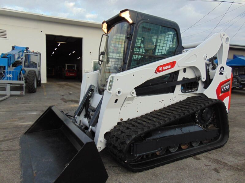 2017 BOBCAT T-770 TURBO 2 SPEED "HIGH FLOW" SUPER LOADED - JOYSTICKS - STEREO - HD COOLING PKG - ONLY 1,690 HOURS - Image 5