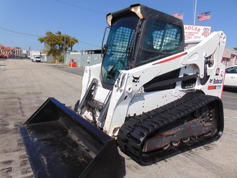 2021 BOBCAT T770 TURBO 2 SPEED "HIGH FLOW" JOYSTICKS - NEW TRACKS - A/C - HEAT - STEREO - ONLY 1,644 HOURS - Image 2