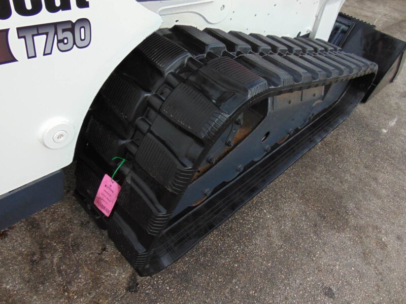 2014 BOBCAT T750 TURBO "KUBOTA" DIESEL - HEATED AND A/C CAB - BRAND NEW TRACKS - SUPER LOW HOURS - BOB TACH POWER COUPLER - Image 12