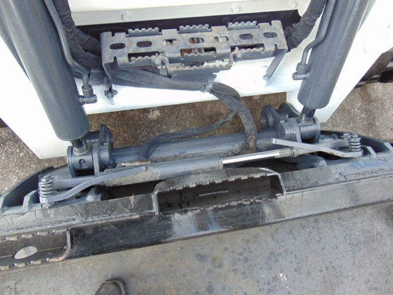 2014 BOBCAT T750 TURBO "KUBOTA" DIESEL - HEATED AND A/C CAB - BRAND NEW TRACKS - SUPER LOW HOURS - BOB TACH POWER COUPLER - Image 18