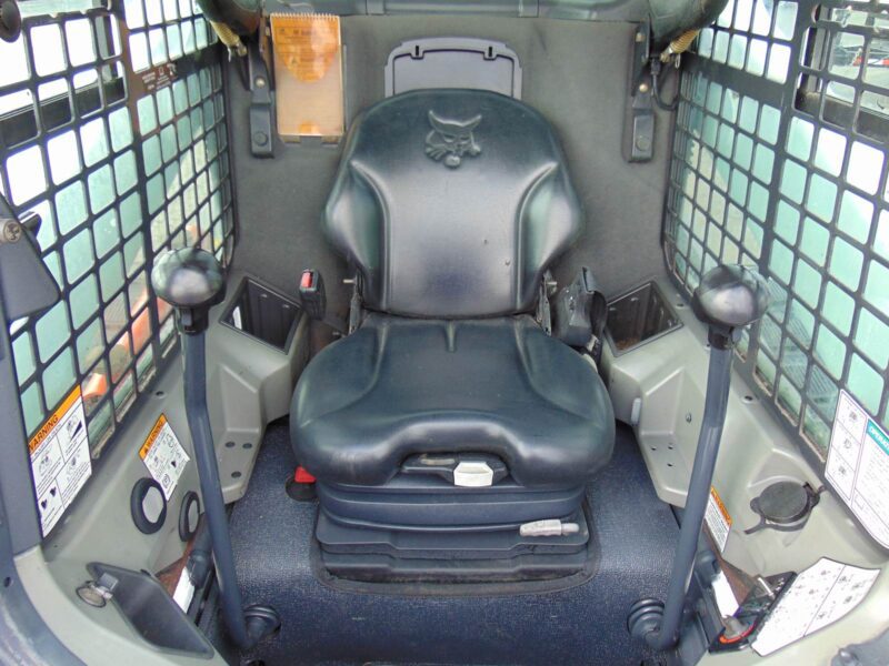 2014 BOBCAT T750 TURBO "KUBOTA" DIESEL - HEATED AND A/C CAB - BRAND NEW TRACKS - SUPER LOW HOURS - BOB TACH POWER COUPLER - Image 24