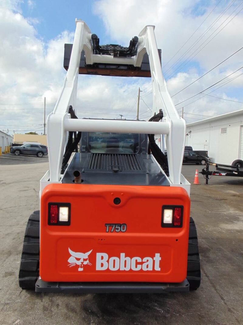 2014 BOBCAT T750 TURBO "KUBOTA" DIESEL - HEATED AND A/C CAB - BRAND NEW TRACKS - SUPER LOW HOURS - BOB TACH POWER COUPLER - Image 29