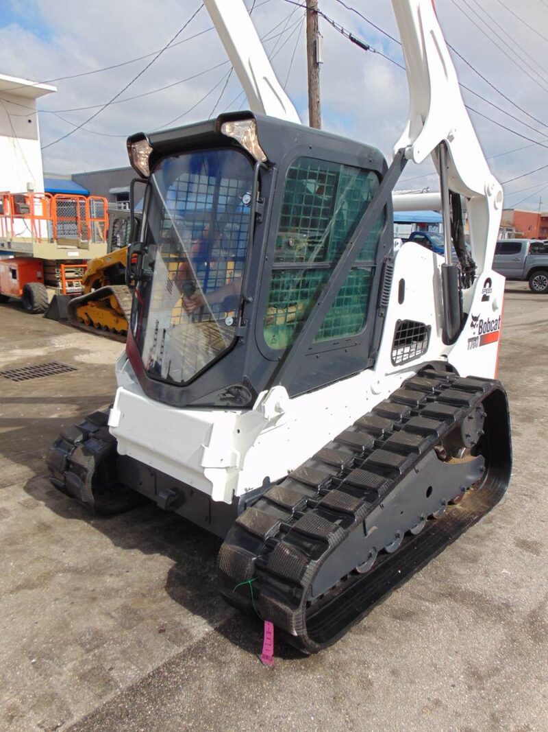 2014 BOBCAT T750 TURBO "KUBOTA" DIESEL - HEATED AND A/C CAB - BRAND NEW TRACKS - SUPER LOW HOURS - BOB TACH POWER COUPLER - Image 35