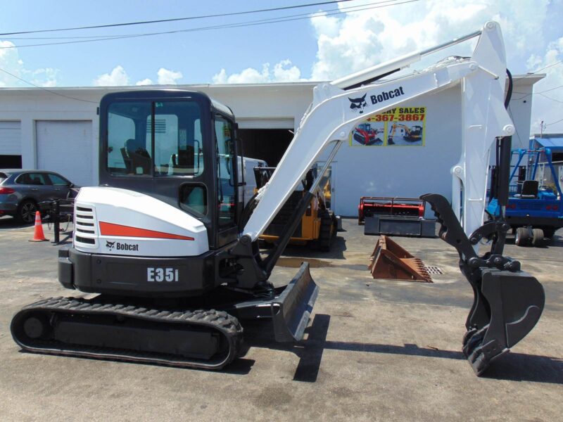 2015 BOBCAT E35 MINI EXCAVATOR "ENCLOSED COMFORT CAB" ICE COLD AC - HEAT - QUICK CONNECT - HYDRAULIC THUMB - ONLY 2,151 HOURS - Image 21