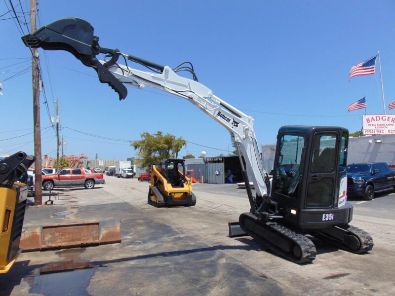 2015 BOBCAT E35 MINI EXCAVATOR "ENCLOSED COMFORT CAB" ICE COLD AC - HEAT - QUICK CONNECT - HYDRAULIC THUMB - ONLY 2,151 HOURS - Image 27