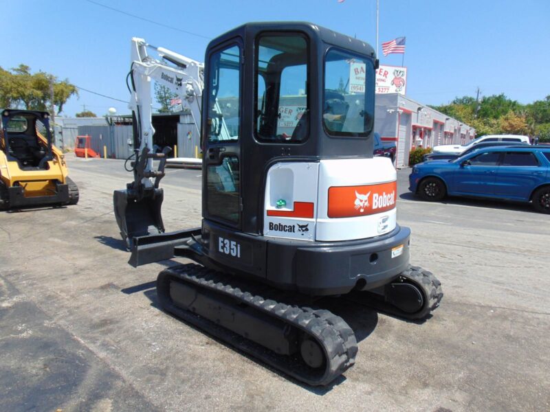 2015 BOBCAT E35 MINI EXCAVATOR "ENCLOSED COMFORT CAB" ICE COLD AC - HEAT - QUICK CONNECT - HYDRAULIC THUMB - ONLY 2,151 HOURS - Image 3