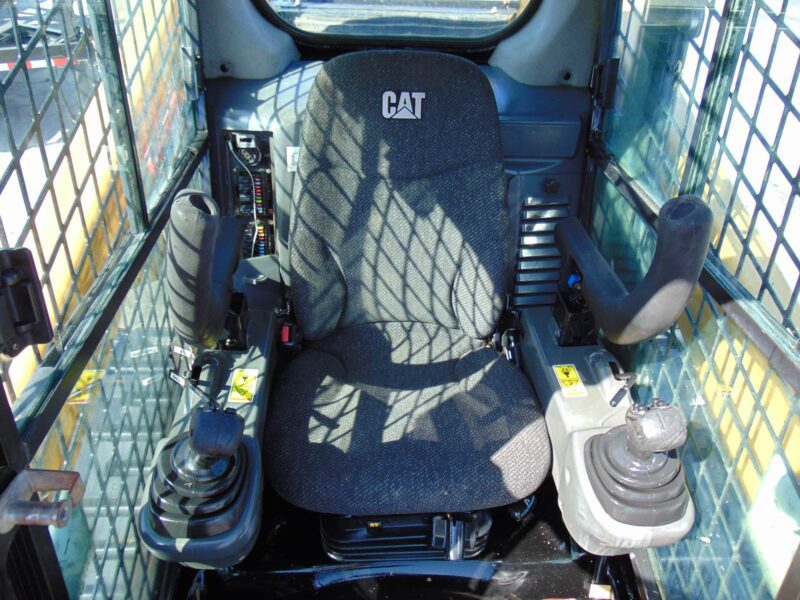 2015 Caterpillar CAT 289D "XPS-HIGH FLOW" TURBO 2 SPEED - SUPER LOADED - JOYSTICKS - CAMERA - HEAT AND AC - NEW TRACKS AND SPROCKETS TODAY - Image 13