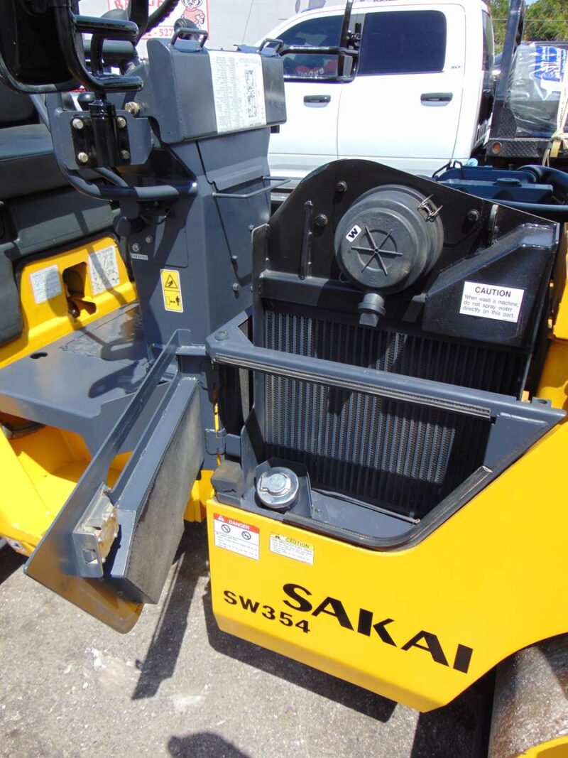 2018 SAKAI SK354 TANDEM SMOOTH 52" DRUM 7K LB Roller Vibratory Compactor - ONLY 1,877 HOURS - KUBOTA DIESEL - Image 24