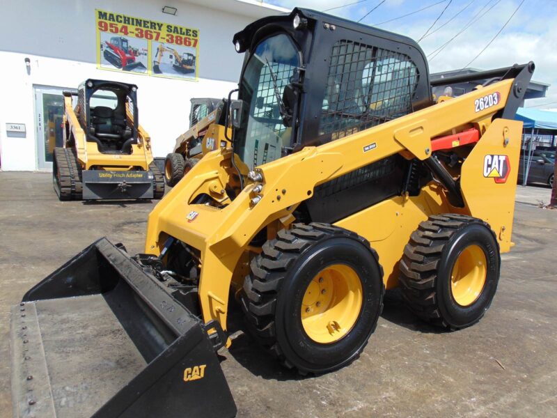 2021 CAT 262D3 "XPS-HIGH FLOW" TURBO 2 SPEED - 74 HP NO D.E.F. - NEW CAT TIRES - CAMERA - STEREO - A/C - JOYSTICKS - ONLY 1,760 - 100% SERVICED - Image 2
