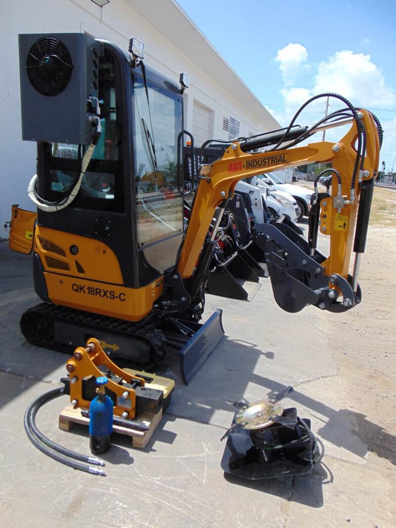 NEW 2025 AGT INDUSTRIAL QK18RXS-C "AIR CONDITIONED CAB" 2,300 LBS - PILOT CONTROLS - HYDRAULIC THUMB - CONCRETE BREAKER - BRUSH CUTTER - ALL INCLUDED