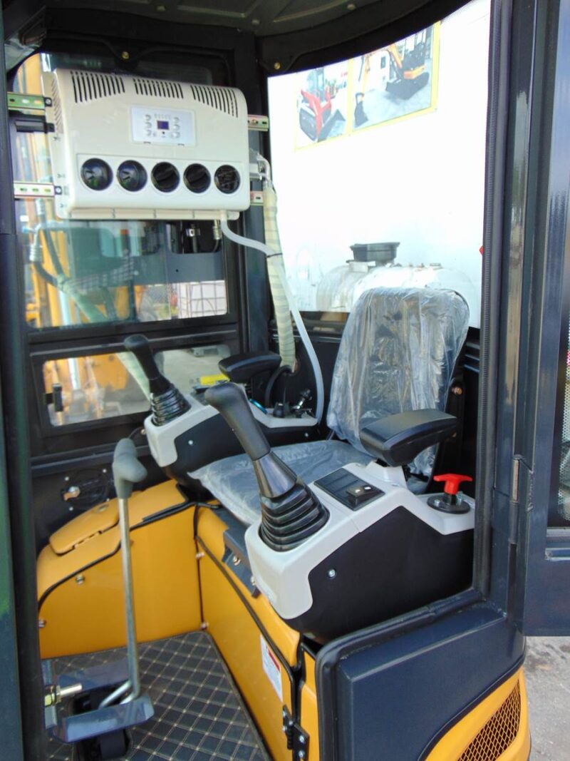 NEW 2025 AGT INDUSTRIAL QK18RXS-C "AIR CONDITIONED CAB" 2,300 LBS - PILOT CONTROLS - HYDRAULIC THUMB - CONCRETE BREAKER - BRUSH CUTTER - ALL INCLUDED - Image 30