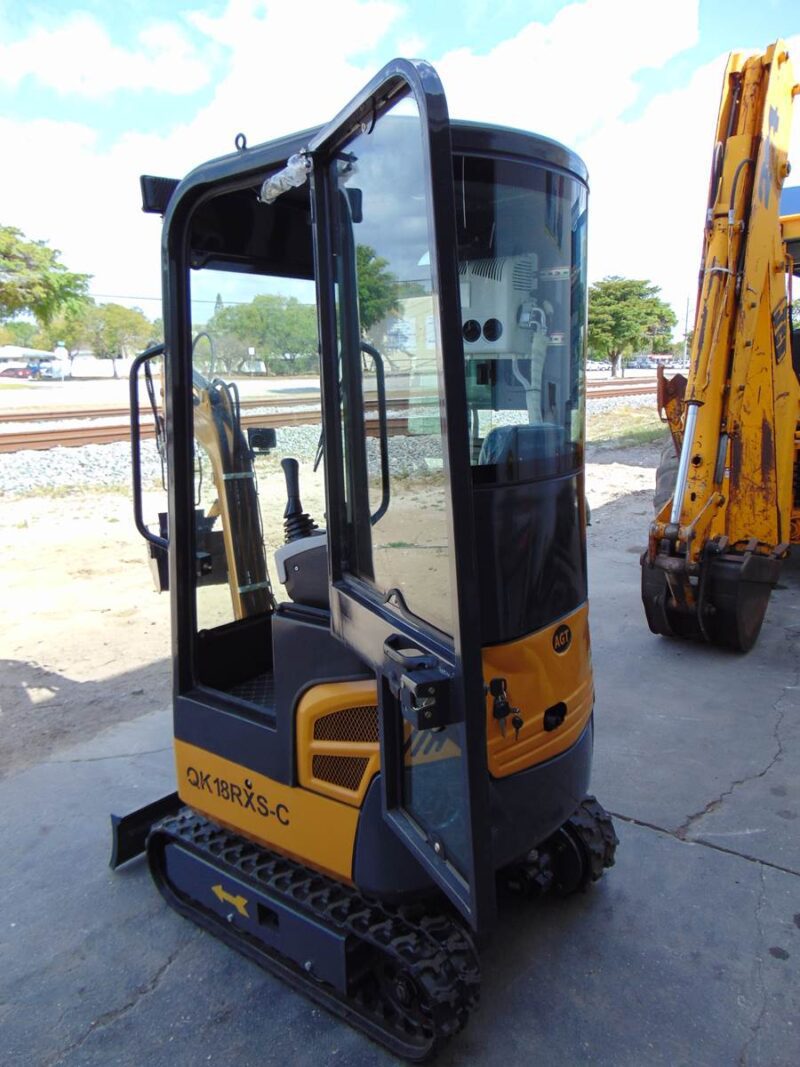 NEW 2025 AGT INDUSTRIAL QK18RXS-C "AIR CONDITIONED CAB" 2,300 LBS - PILOT CONTROLS - HYDRAULIC THUMB - CONCRETE BREAKER - BRUSH CUTTER - ALL INCLUDED - Image 26