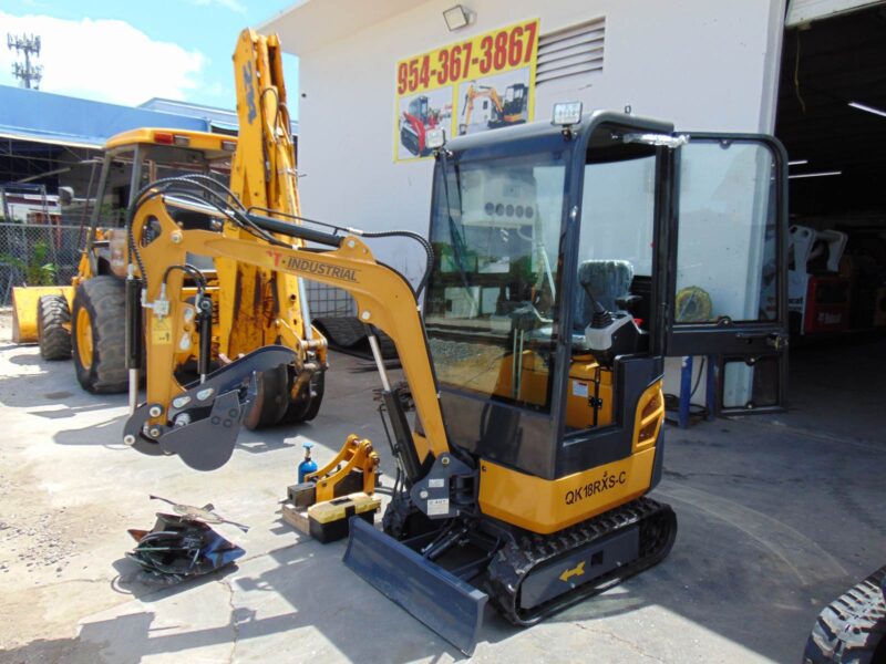 NEW 2025 AGT INDUSTRIAL QK18RXS-C "AIR CONDITIONED CAB" 2,300 LBS - PILOT CONTROLS - HYDRAULIC THUMB - CONCRETE BREAKER - BRUSH CUTTER - ALL INCLUDED - Image 16