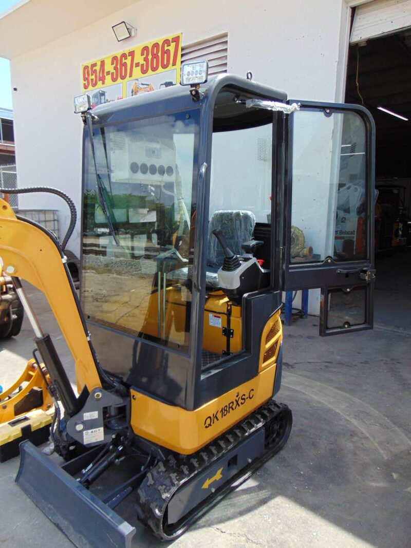 NEW 2025 AGT INDUSTRIAL QK18RXS-C "AIR CONDITIONED CAB" 2,300 LBS - PILOT CONTROLS - HYDRAULIC THUMB - CONCRETE BREAKER - BRUSH CUTTER - ALL INCLUDED - Image 15