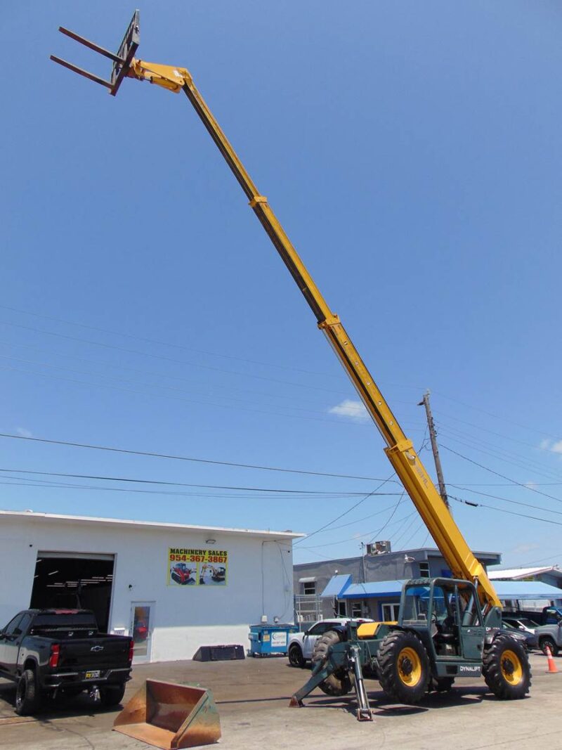 2010 GEHL DL10-55 TELEHANDLER WITH BUCKET AND 5' LONG FORKS - OUTRIGGERS - PILOT CONTROL - JOHN DEERE TURBO DIESEL - Image 32