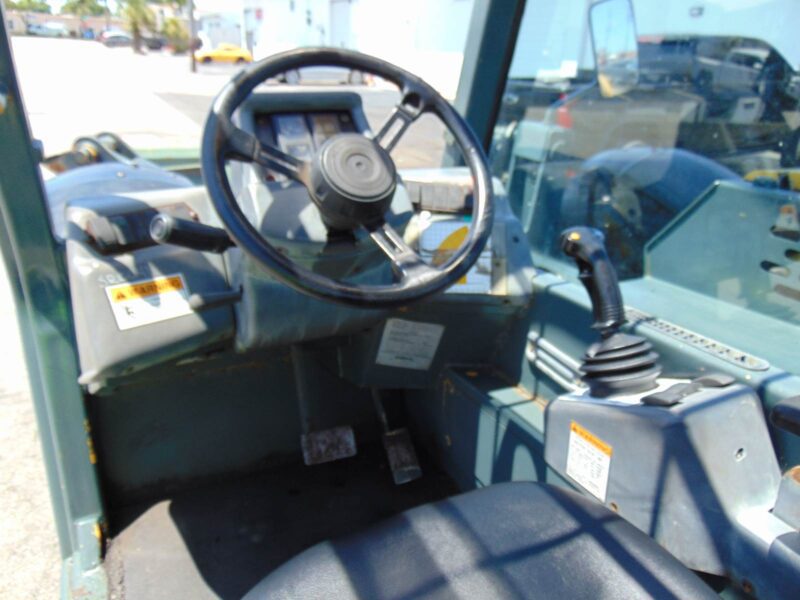 2010 GEHL DL10-55 TELEHANDLER WITH BUCKET AND 5' LONG FORKS - OUTRIGGERS - PILOT CONTROL - JOHN DEERE TURBO DIESEL - Image 27