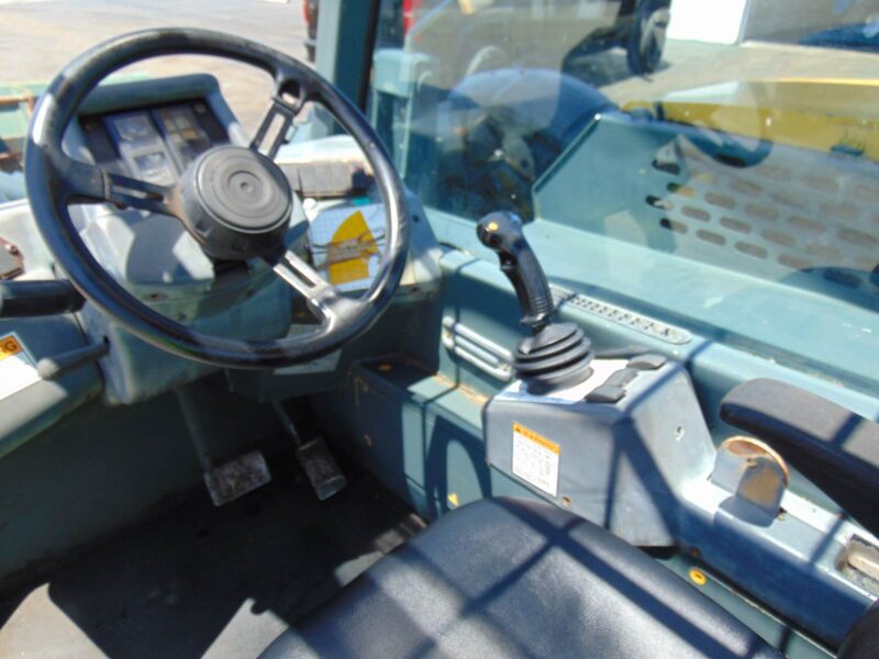 2010 GEHL DL10-55 TELEHANDLER WITH BUCKET AND 5' LONG FORKS - OUTRIGGERS - PILOT CONTROL - JOHN DEERE TURBO DIESEL - Image 26