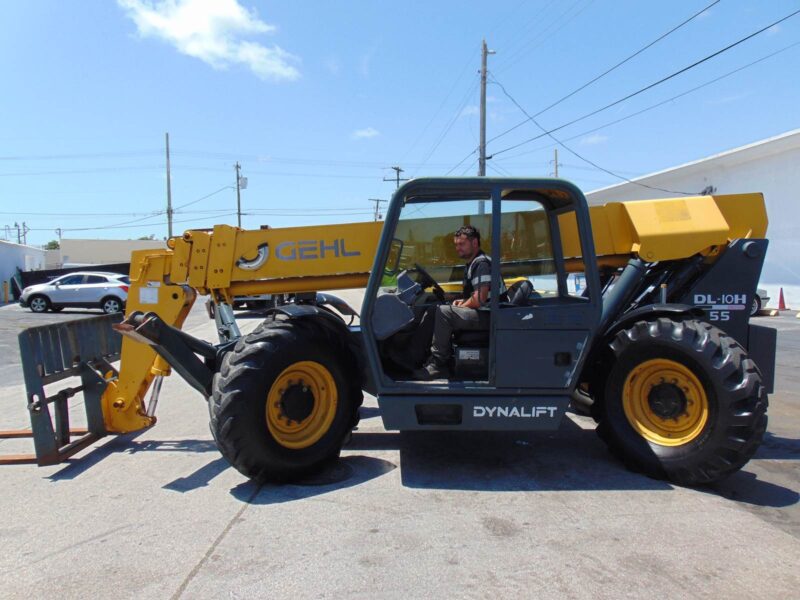 2010 GEHL DL10-55 TELEHANDLER WITH BUCKET AND 5' LONG FORKS - OUTRIGGERS - PILOT CONTROL - JOHN DEERE TURBO DIESEL - Image 7