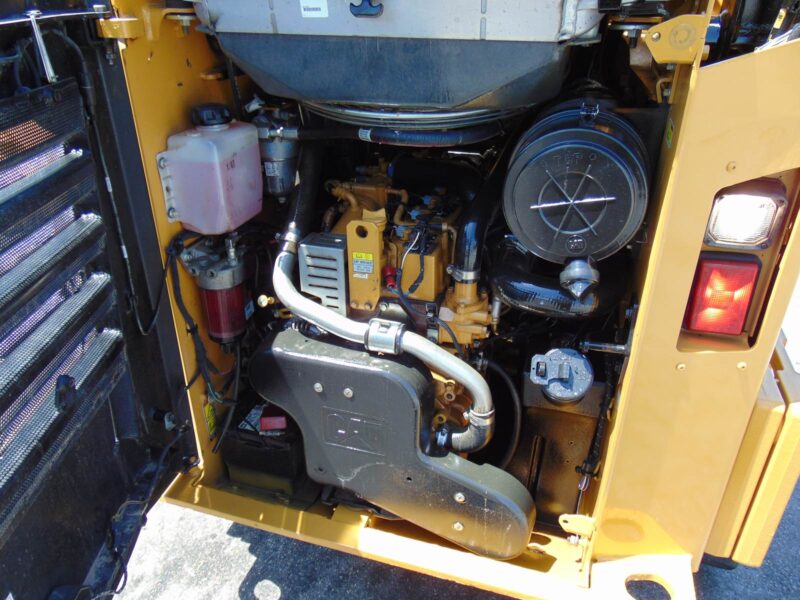 2020 CAT 259D TURBO 2 SPEED - SUPER LOW HOURS - JOYSTICKS - CAMERA - ADVANCED MONITOR SCREEN - SERVICED AND INSPECTED - Image 11