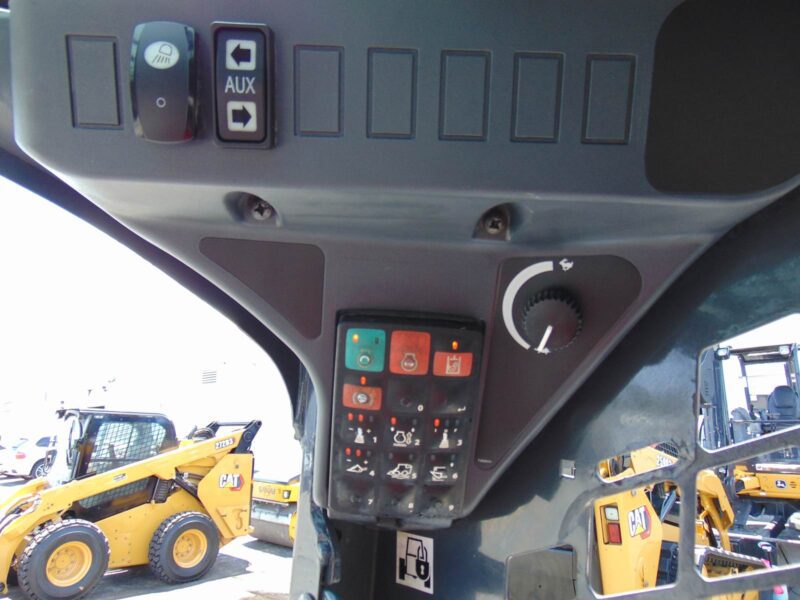 2020 JOHN DEERE 325G TURBO 2 SPEED TRACK LOADER - YANMAR 74.9 HP (NO DEF) - 9,500 LB OPERATING WEIGHT - JOYSTICKS - 1,214 HOURS - NEW GRAPPLE INCLUDED - Image 24