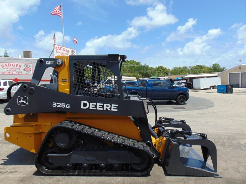 2020 JOHN DEERE 325G TURBO 2 SPEED TRACK LOADER - YANMAR 74.9 HP (NO DEF) - 9,500 LB OPERATING WEIGHT - JOYSTICKS - 1,214 HOURS - NEW GRAPPLE INCLUDED - Image 34