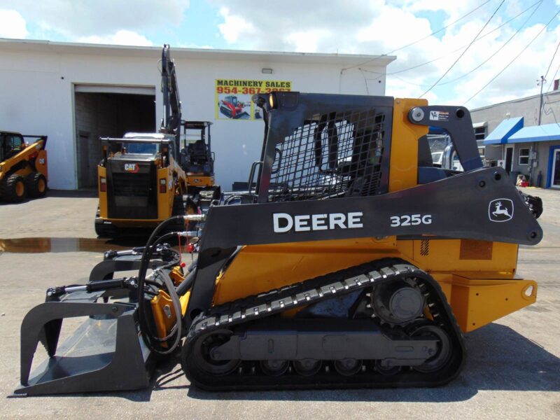 2020 JOHN DEERE 325G TURBO 2 SPEED TRACK LOADER - YANMAR 74.9 HP (NO DEF) - 9,500 LB OPERATING WEIGHT - JOYSTICKS - 1,214 HOURS - NEW GRAPPLE INCLUDED - Image 33