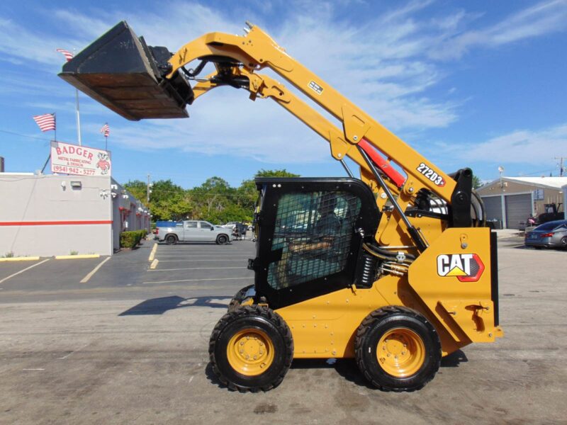2021 CAT 272D3-XE "110 HP MONSTER" SUPER HIGH FLOW *LOADED WITH OPTIONS* HEATED AIR RIDE SEAT - STEREO - CAMERA - COUNTERWEIGHT PKG - ONLY 1,640 HOURS - Image 16