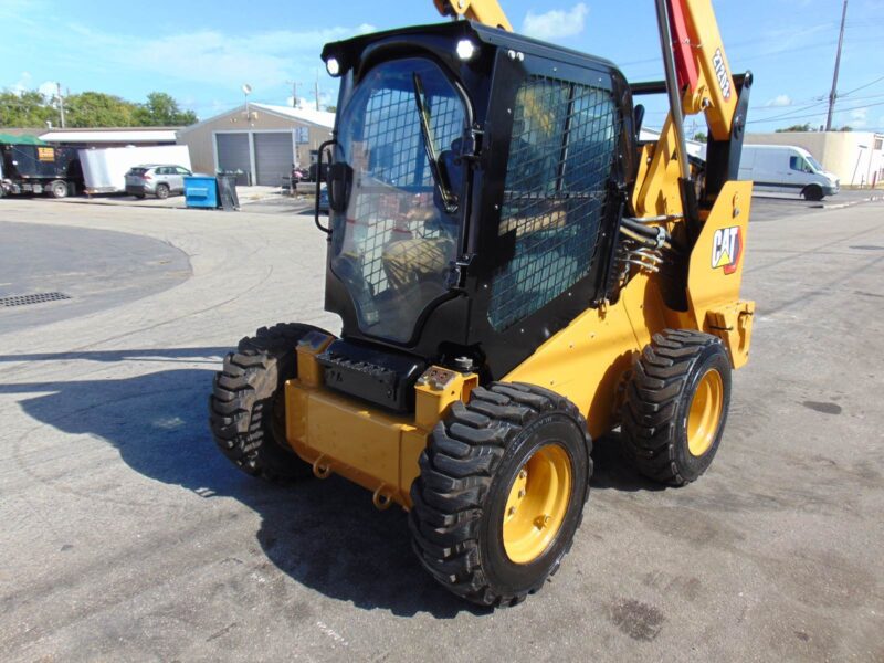 2021 CAT 272D3-XE "110 HP MONSTER" SUPER HIGH FLOW *LOADED WITH OPTIONS* HEATED AIR RIDE SEAT - STEREO - CAMERA - COUNTERWEIGHT PKG - ONLY 1,640 HOURS - Image 18