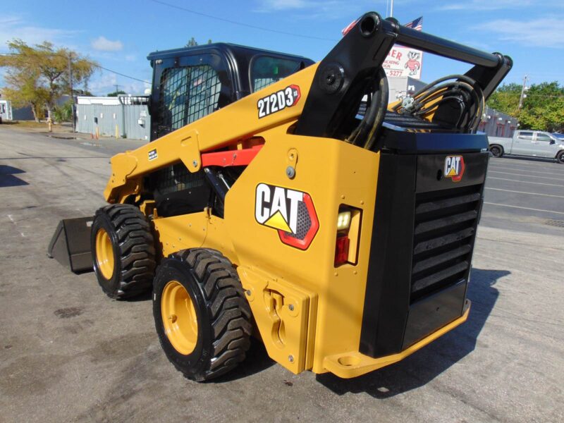2021 CAT 272D3-XE "110 HP MONSTER" SUPER HIGH FLOW *LOADED WITH OPTIONS* HEATED AIR RIDE SEAT - STEREO - CAMERA - COUNTERWEIGHT PKG - ONLY 1,640 HOURS - Image 8