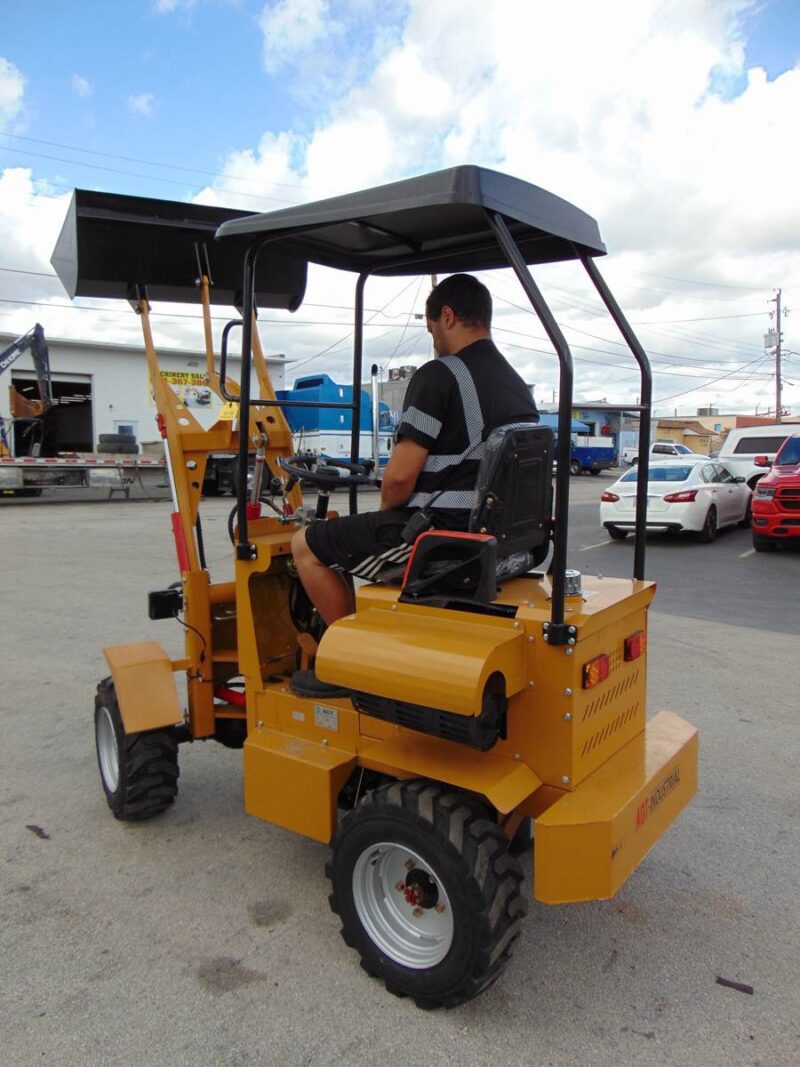 2024 AGT INDUSTRIAL KWR23 ARTICULATED FRONT END WHEEL LOADER W/ BUCKET - 4 WHEEL DRIVE - AUX HYDRAULICS - 3 SPEED MANUAL TRANSMISSION - Image 17