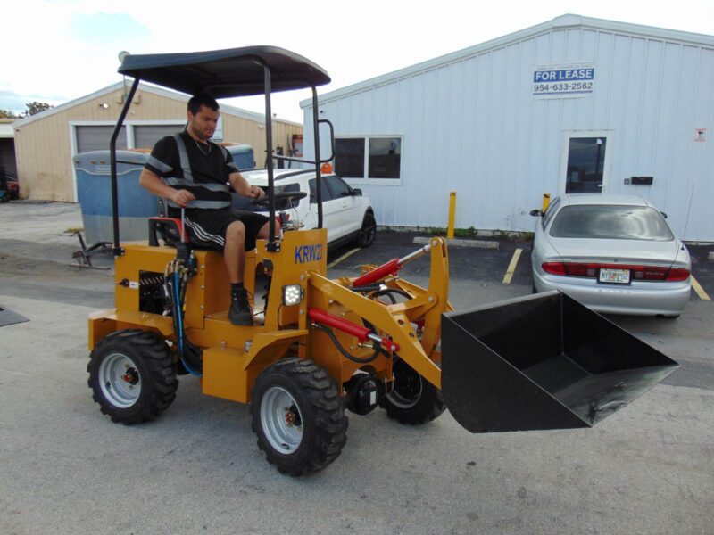 2024 AGT INDUSTRIAL KWR23 ARTICULATED FRONT END WHEEL LOADER W/ BUCKET - 4 WHEEL DRIVE - AUX HYDRAULICS - 3 SPEED MANUAL TRANSMISSION - Image 2