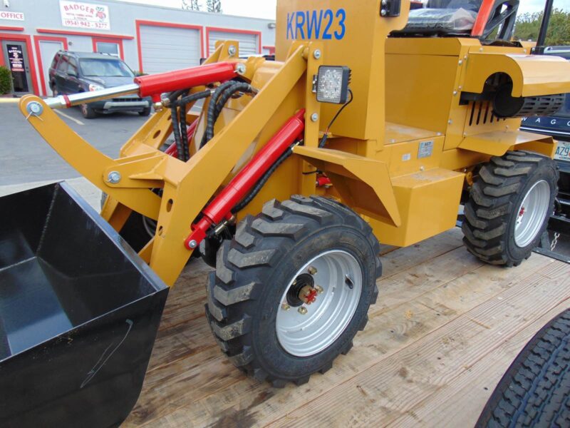 2024 AGT INDUSTRIAL KWR23 ARTICULATED FRONT END WHEEL LOADER W/ BUCKET - 4 WHEEL DRIVE - AUX HYDRAULICS - 3 SPEED MANUAL TRANSMISSION - Image 4