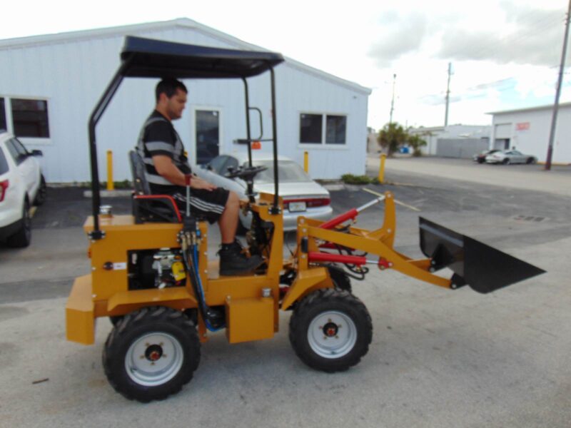 2024 AGT INDUSTRIAL KWR23 ARTICULATED FRONT END WHEEL LOADER W/ BUCKET - 4 WHEEL DRIVE - AUX HYDRAULICS - 3 SPEED MANUAL TRANSMISSION - Image 9