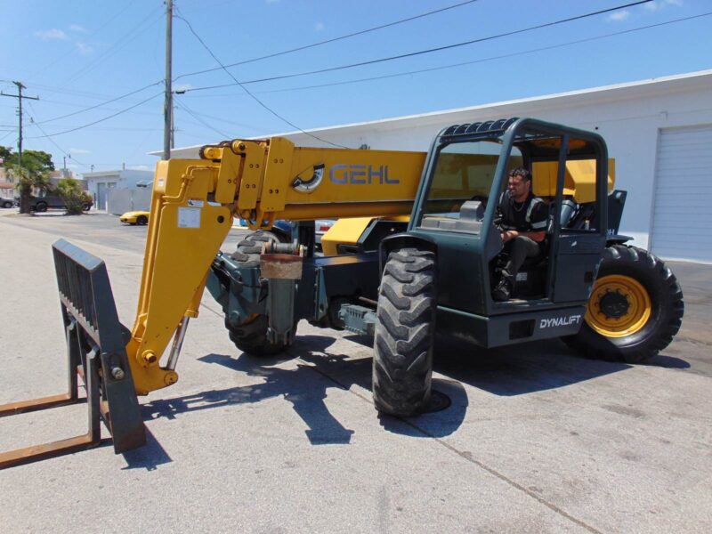 2010 GEHL DL10-55 TELEHANDLER - 10K LBS - 55 FT - JOHN DEERE TURBO DIESEL - PRE EMISSIONS - 4X4X4 - SOLID TIRES - 100% JOB READY - Image 2