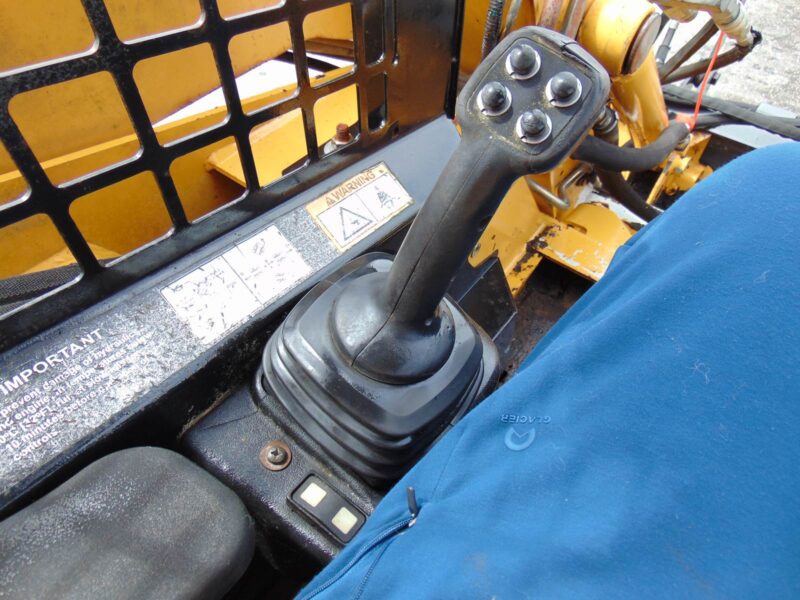 2008 JOHN DEERE 325 "BIG 76 HP TURBO" HIGH FLOW - PRE-EMISSIONS - JOYSTICK CONTROLS - ONLY 1,832 ORIGINAL 1 OWNER HOURS - 100% SERVICED - Image 14