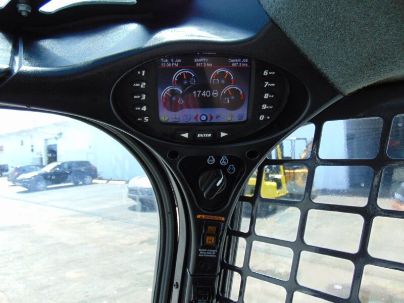 2017 BOBCAT S-740 TURBO 2 SPEED "HIGH FLOW" - JOYSTICKS - HEAT & A/C - STEREO - MONITOR - KEYLESS SECURITY - BRAND NEW TIRES - 100% SERVICED - Image 18