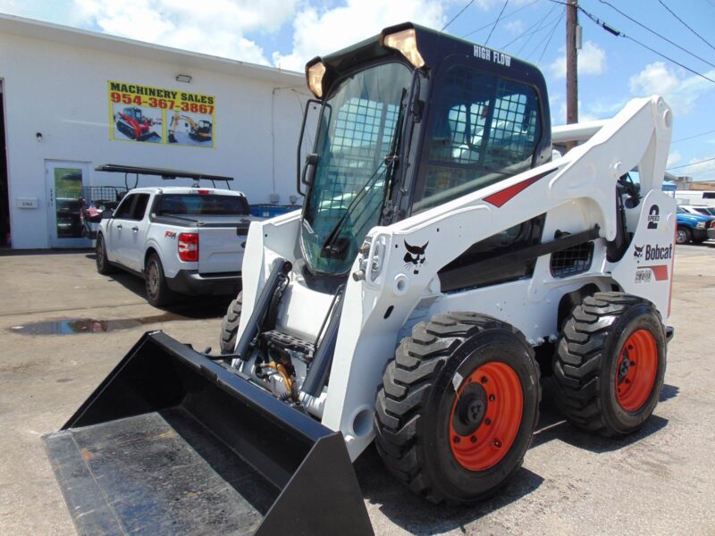 2017 BOBCAT S-740 TURBO 2 SPEED "HIGH FLOW" - JOYSTICKS - HEAT & A/C - STEREO - MONITOR - KEYLESS SECURITY - BRAND NEW TIRES - 100% SERVICED - Image 2