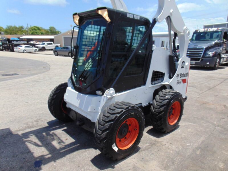 2017 BOBCAT S-740 TURBO 2 SPEED "HIGH FLOW" - JOYSTICKS - HEAT & A/C - STEREO - MONITOR - KEYLESS SECURITY - BRAND NEW TIRES - 100% SERVICED - Image 31