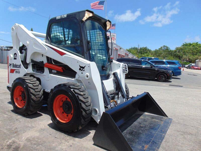 2017 BOBCAT S-740 TURBO 2 SPEED "HIGH FLOW" - JOYSTICKS - HEAT & A/C - STEREO - MONITOR - KEYLESS SECURITY - BRAND NEW TIRES - 100% SERVICED - Image 33