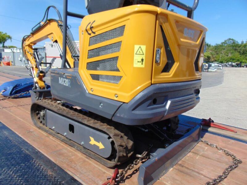 2025 NEW 2025 - 2,500 LB AGT INDUSTRIAL MINI EXCAVATOR - 24 HP GAS MOTOR - JOYSTICK CONTROLS - HYDRAULIC THUMB - SWAY ARM LEFT / RIGHT - free local delivery - better built - heavier and more powerful - tooth bucket and hyd thum - 2,500 lbs - Image 4