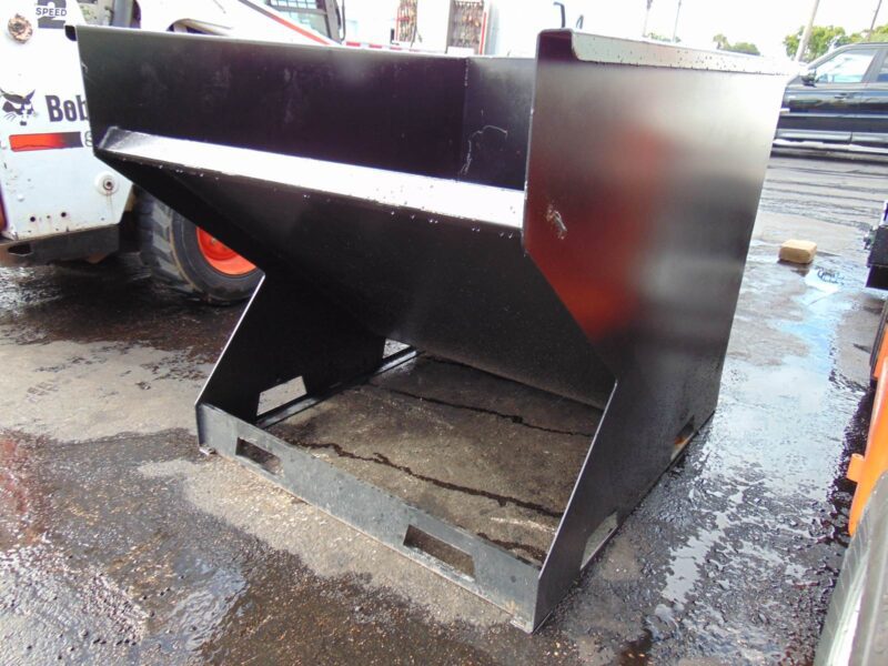2026 KC 2 YARD FORKLIFT / SKID STEER AND FORKLIFT DUMPSTER HOPPERS ALL YEARS UNIVERSAL - TRASK REMOVAL BINS - QUICK ATTACH - Image 10