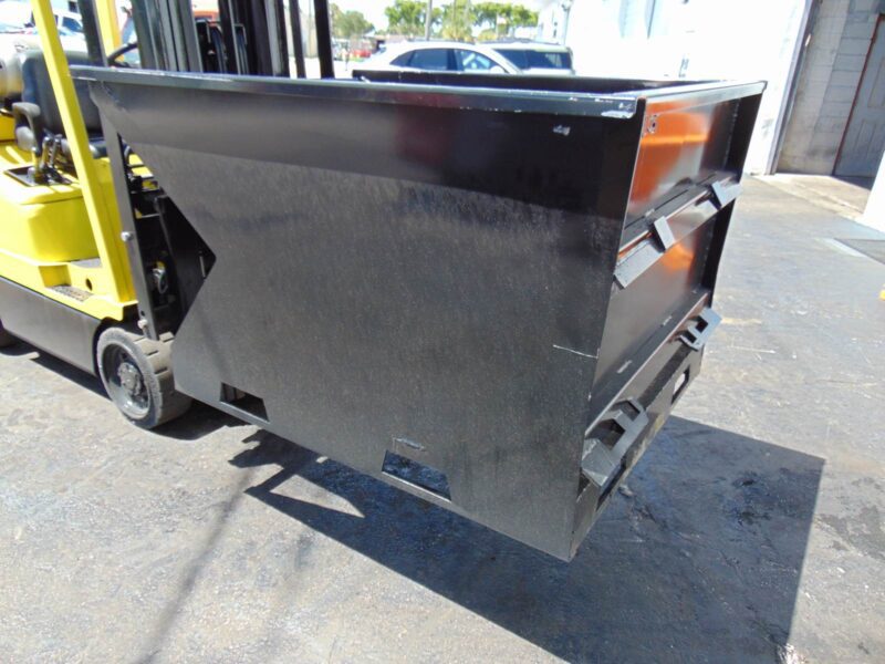 2026 KC 2 YARD FORKLIFT / SKID STEER AND FORKLIFT DUMPSTER HOPPERS ALL YEARS UNIVERSAL - TRASK REMOVAL BINS - QUICK ATTACH - Image 38