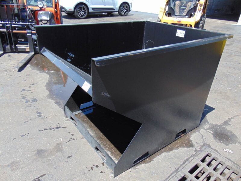 2026 KC 2 YARD FORKLIFT / SKID STEER AND FORKLIFT DUMPSTER HOPPERS ALL YEARS UNIVERSAL - TRASK REMOVAL BINS - QUICK ATTACH - Image 26