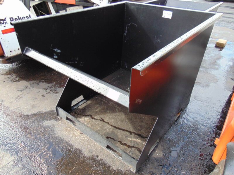 2026 KC 2 YARD FORKLIFT / SKID STEER AND FORKLIFT DUMPSTER HOPPERS ALL YEARS UNIVERSAL - TRASK REMOVAL BINS - QUICK ATTACH - Image 9